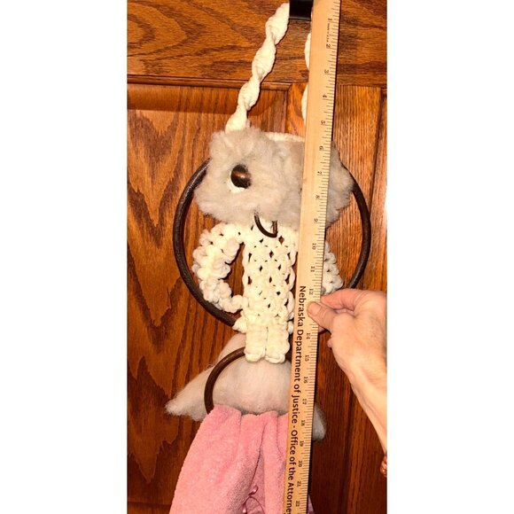 Vintage Macrame Owl Towel Holder With Pink Towel & Lace Trim - Picture 11 of 13